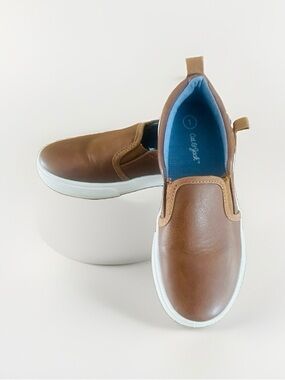 Boys’ Rune Slip-On Casual Sneakers in Brown with White Soles